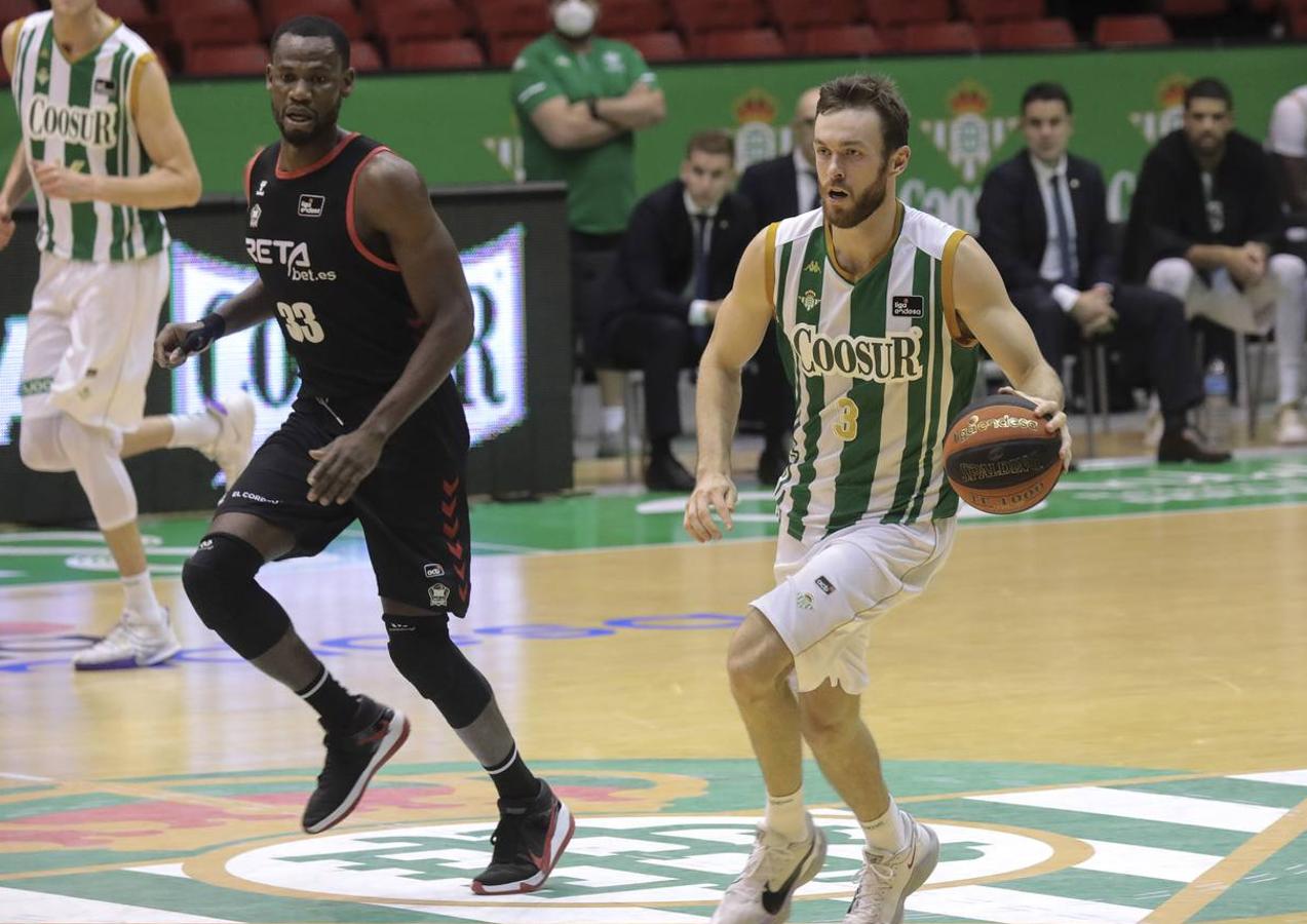 Las mejores imágenes del partido entre el Coosur Real Betis y el Bilbao Basket