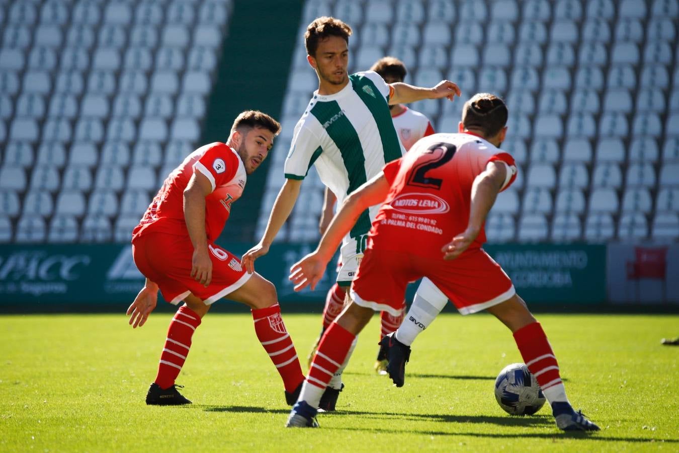 La primera victoria del Córdoba B en El Arcángel ante La Palma, en imágenes