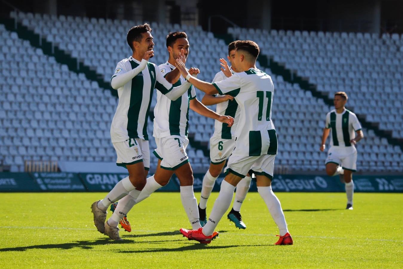 La primera victoria del Córdoba B en El Arcángel ante La Palma, en imágenes