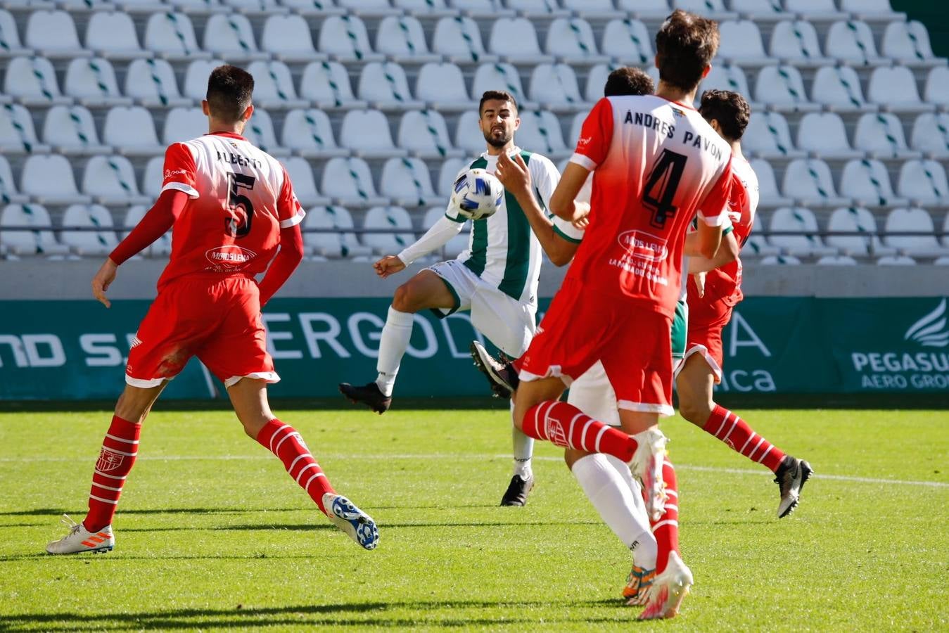 La primera victoria del Córdoba B en El Arcángel ante La Palma, en imágenes