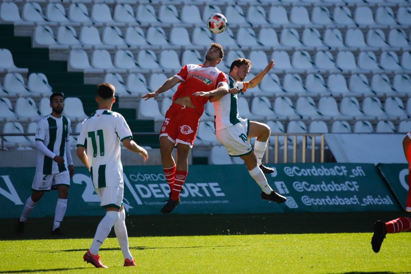 La primera victoria del Córdoba B en El Arcángel ante La Palma, en imágenes