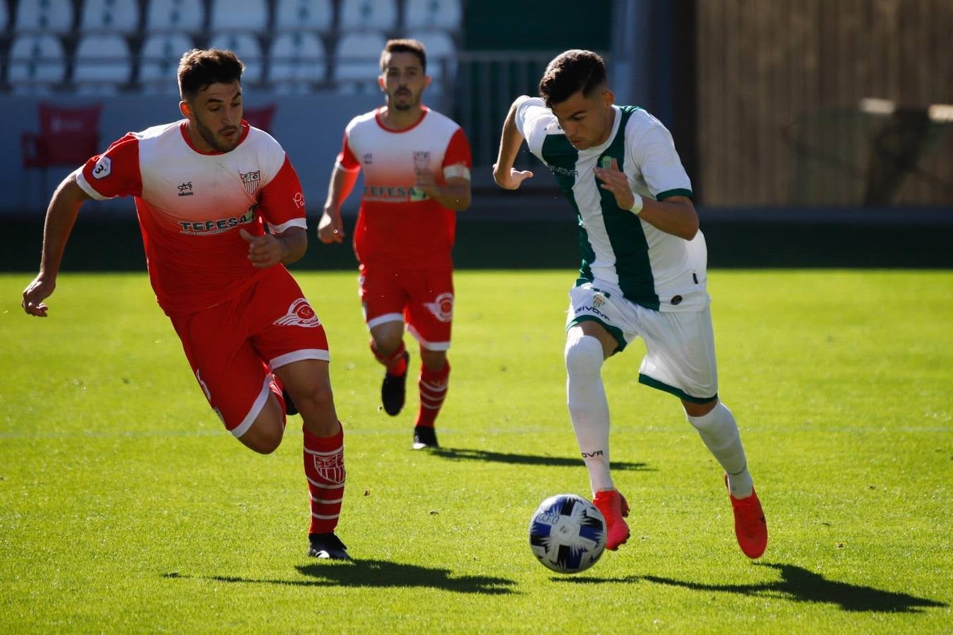 La primera victoria del Córdoba B en El Arcángel ante La Palma, en imágenes