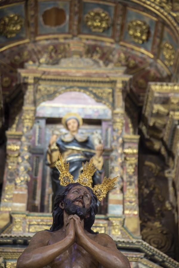 El Cristo de las Penas de la Estrella, en el altar mayor de San Jacinto