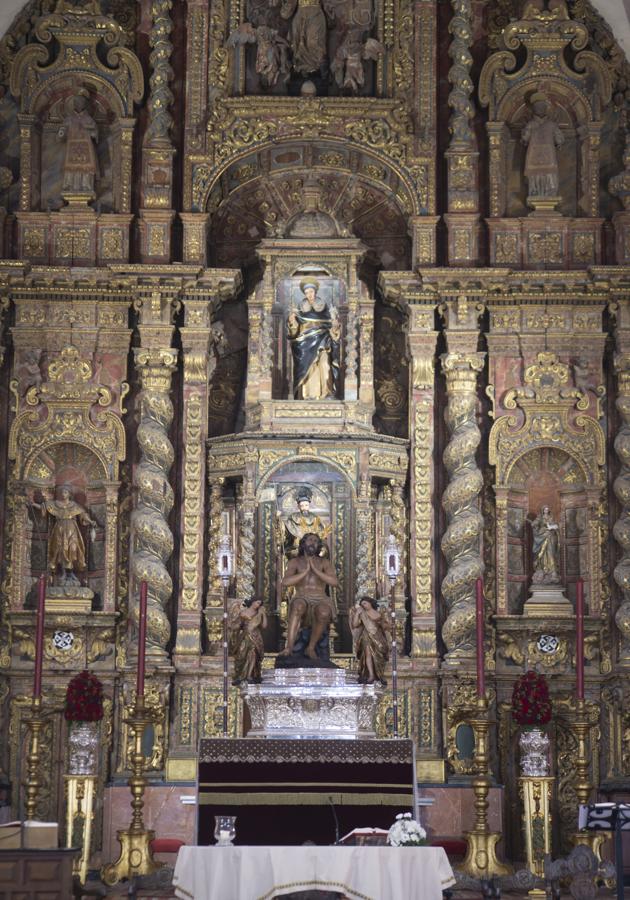 El Cristo de las Penas de la Estrella, en el altar mayor de San Jacinto