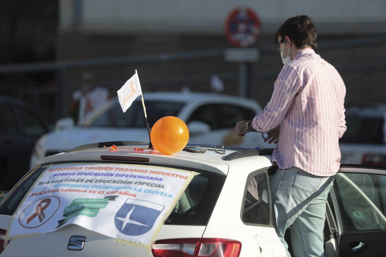 La protesta de la educación concertada de Sevilla por la Ley Celáa, en imágenes