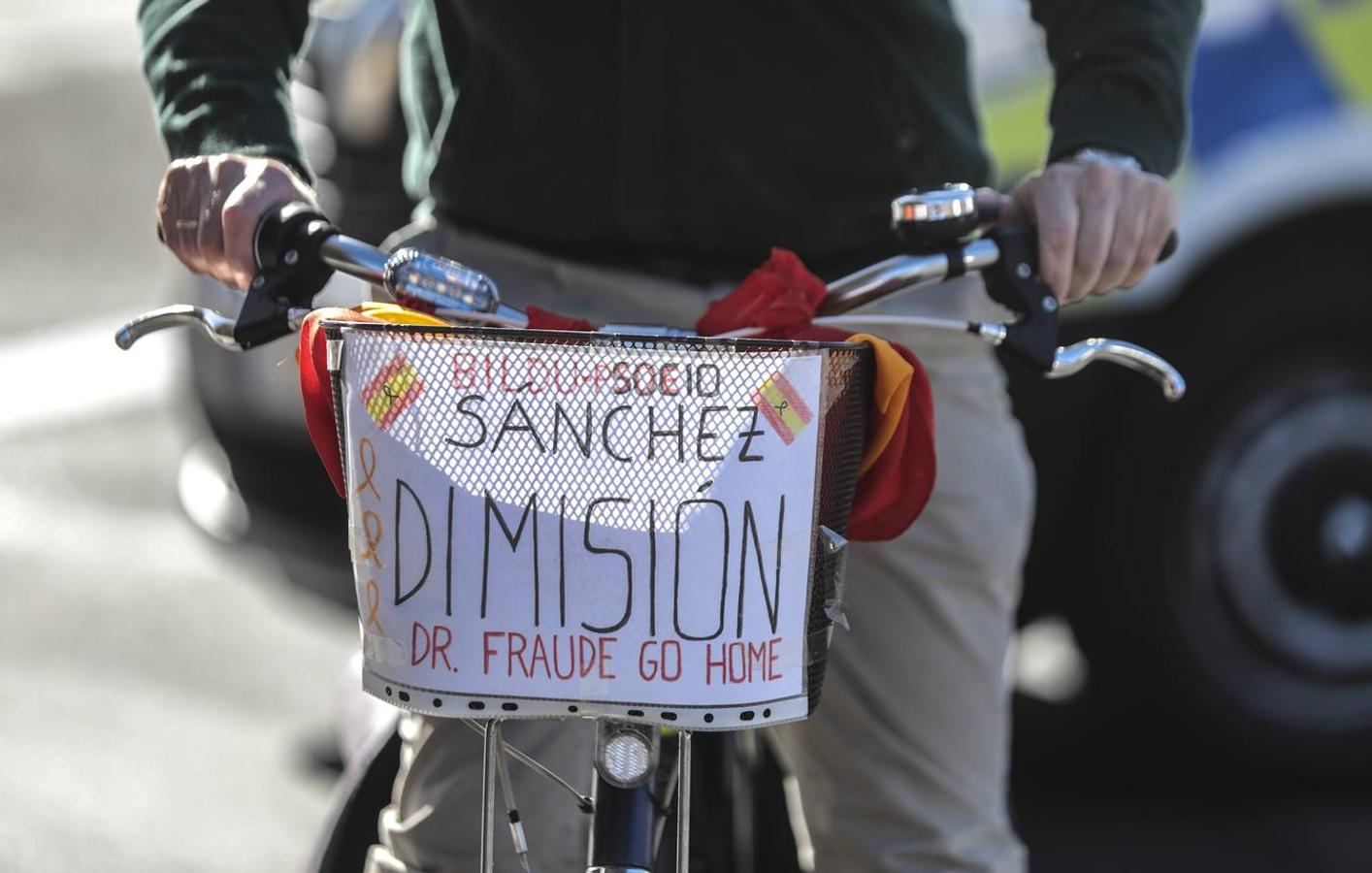 La protesta de la educación concertada de Sevilla por la Ley Celáa, en imágenes