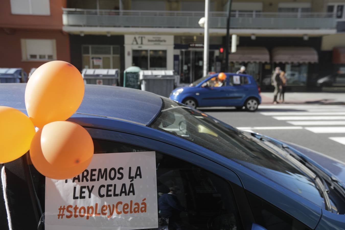 Caravana de vehículos en Cádiz contra «la ley Celaá»