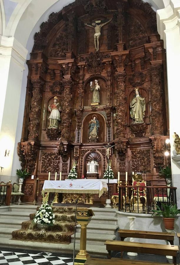 La visita solidaria al convento de San Antonio, en imágenes