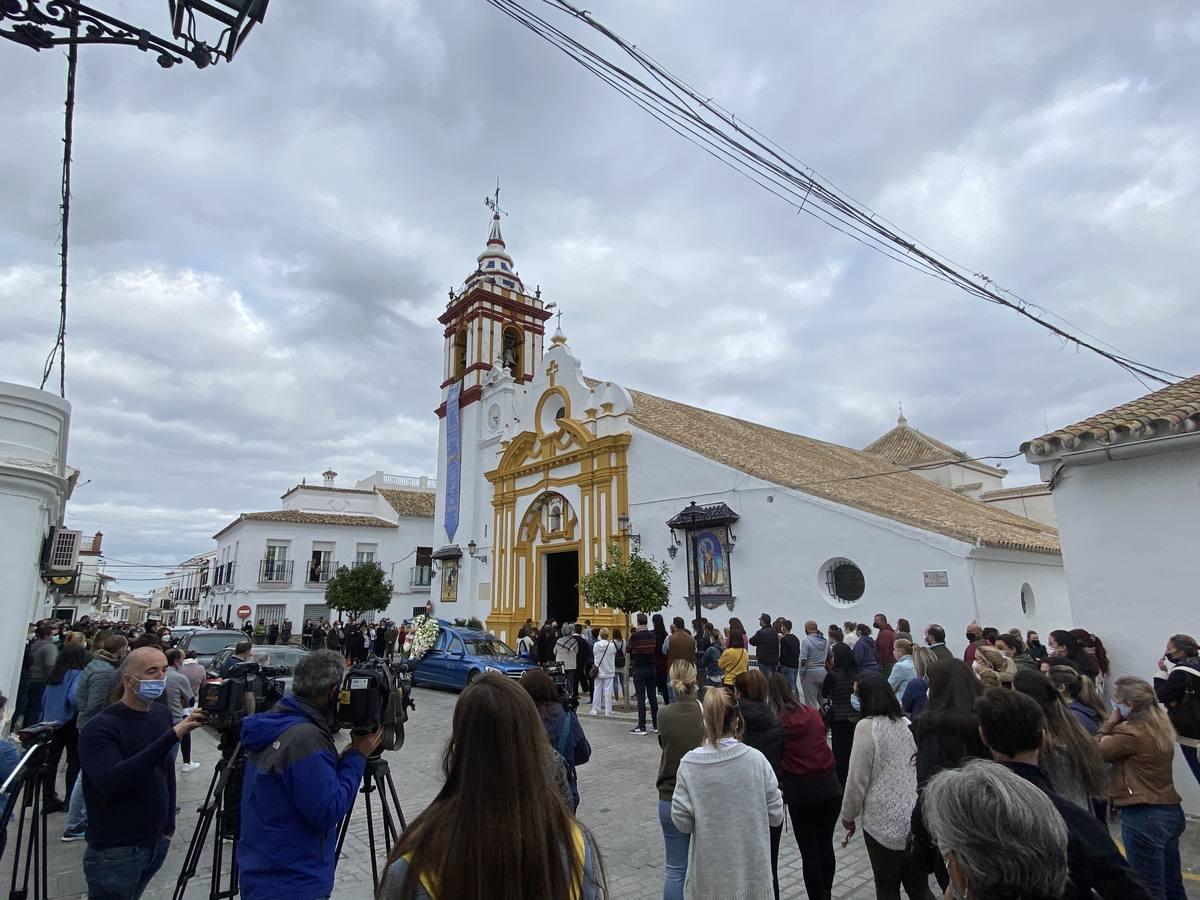 En imágenes, Castilblanco despide a Manuela, la bebé atropellada por un conductor que dio positivo en drogas