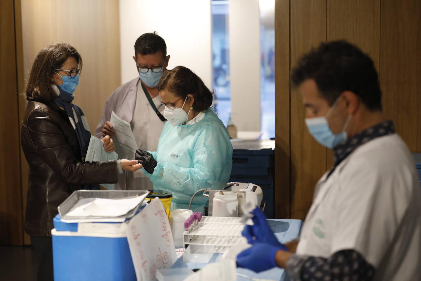 La donación de sangre en la Fundación Cajasol en Córdoba, en imágenes