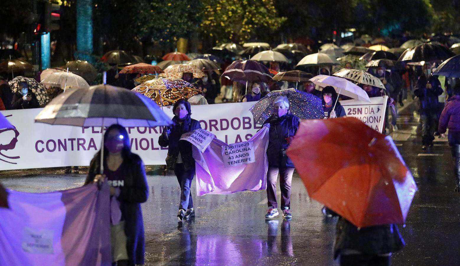 Un millar de personas se manifiesta en Córdoba contra la violencia machista