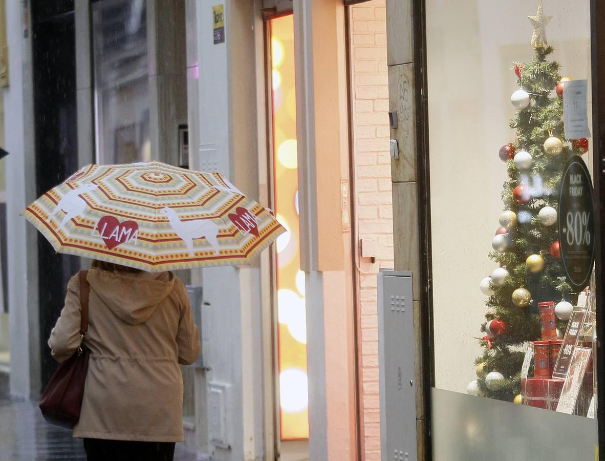 En imágenes, la Navidad llega a las tiendas de Sevilla