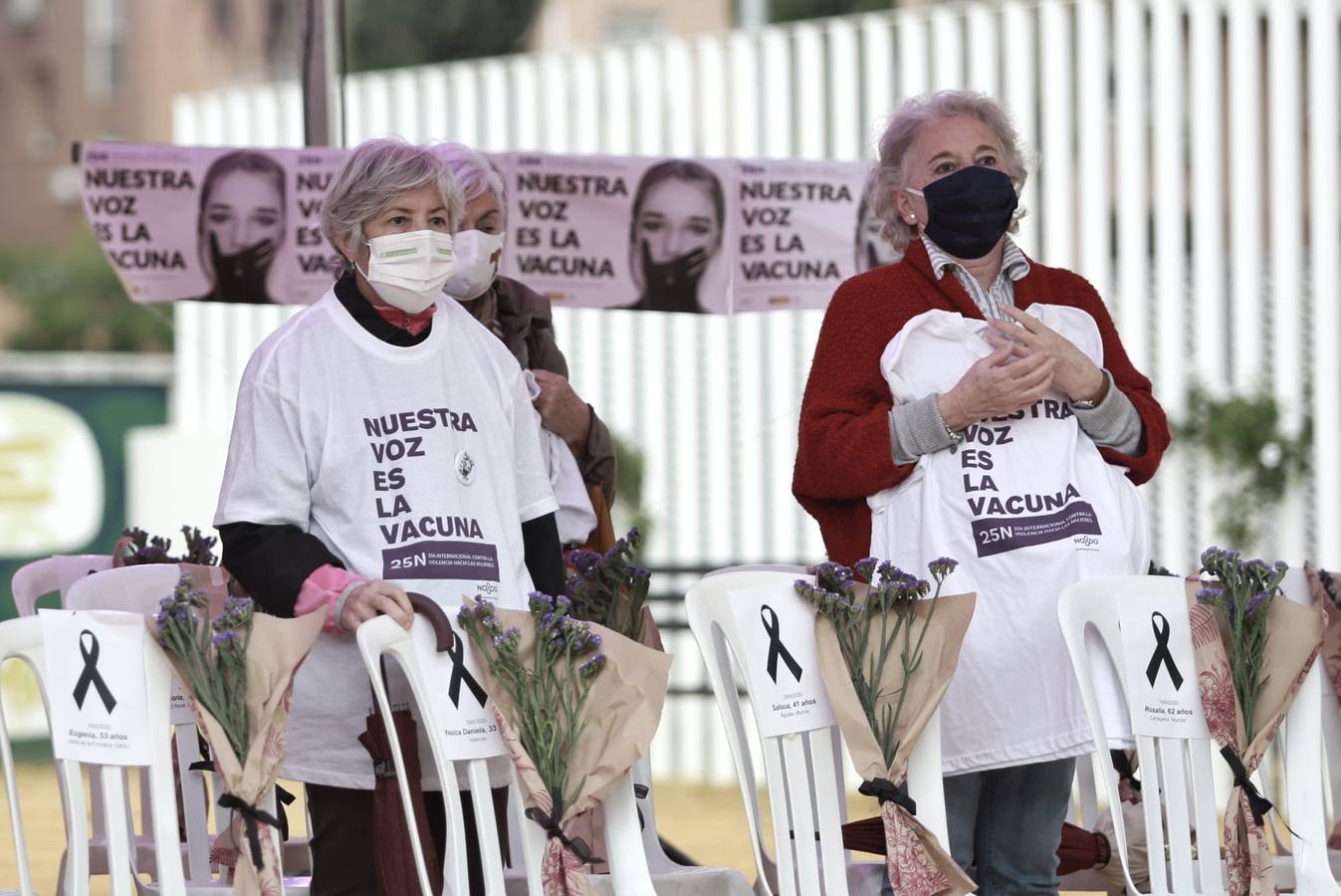 Fotogalería: Actos conmemorativos por el 25-N en Sevilla