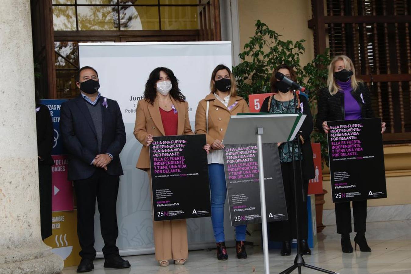 Fotogalería: Actos conmemorativos por el 25-N en Sevilla