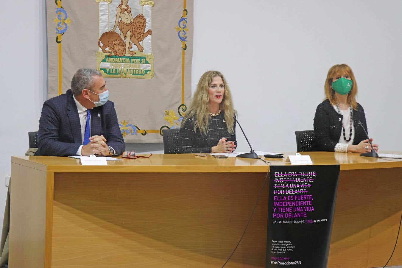 Fotogalería: Actos conmemorativos por el 25-N en Cádiz