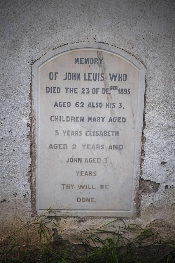 Cementerio de los Ingleses de Sevilla, un tesoro abandonado