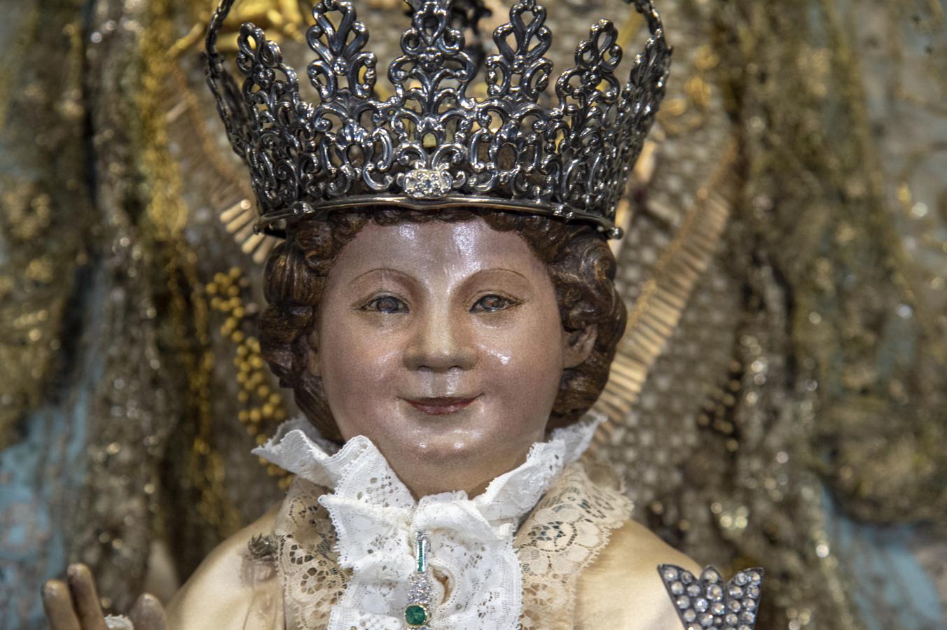 La Virgen de los Reyes, ataviada para la Inmaculada