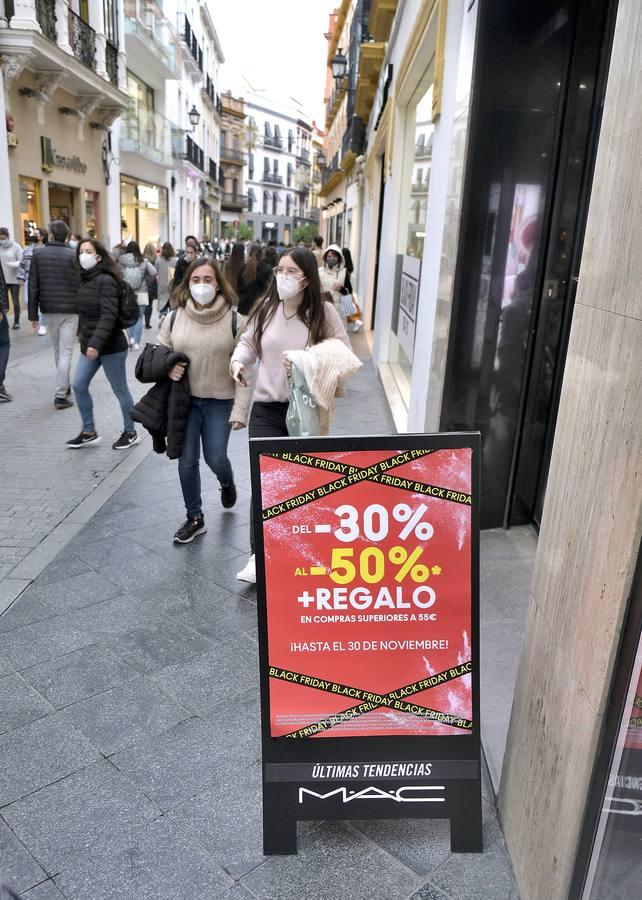 Un Black Friday marcado por el coronavirus en Sevilla