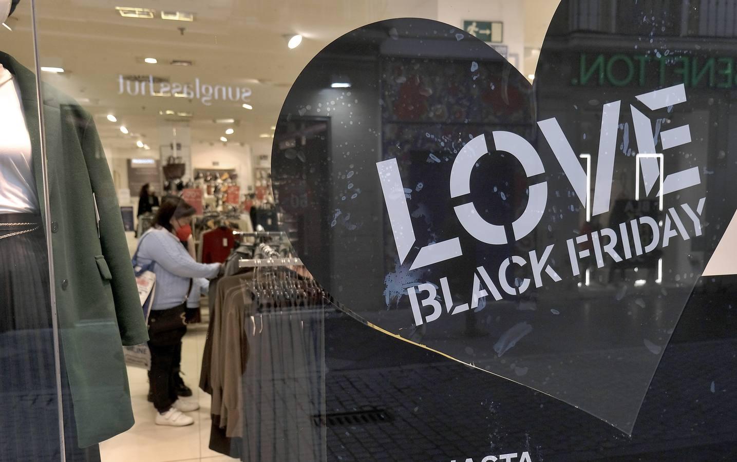 Un Black Friday marcado por el coronavirus en Sevilla