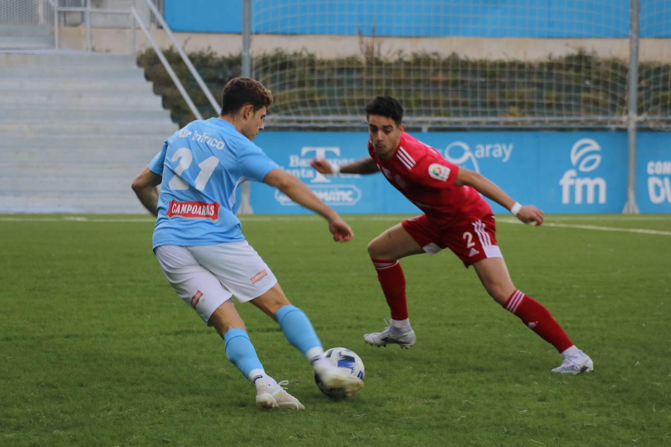 El Ciudad de Lucena, líder del Grupo X de Tercera, en imágenes