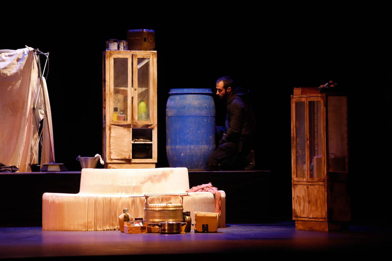 La obra «Túnel 56», en el Teatro Góngora de Córdoba, en imágenes