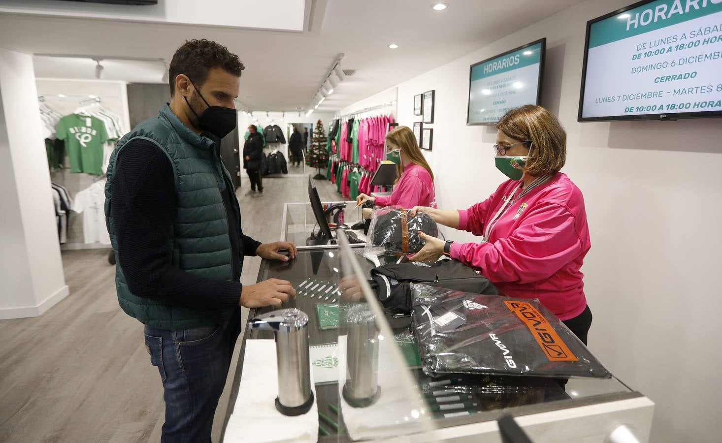 La nueva tienda oficial del Córdoba CF, en imágenes