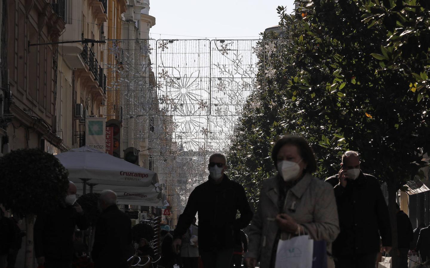 Las luces navideñas de Córdoba pueblan las calles más comerciales