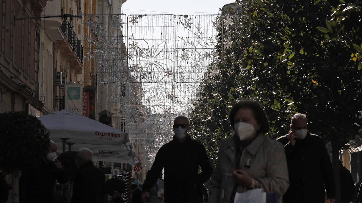 Las luces navideñas de Córdoba pueblan las calles más comerciales