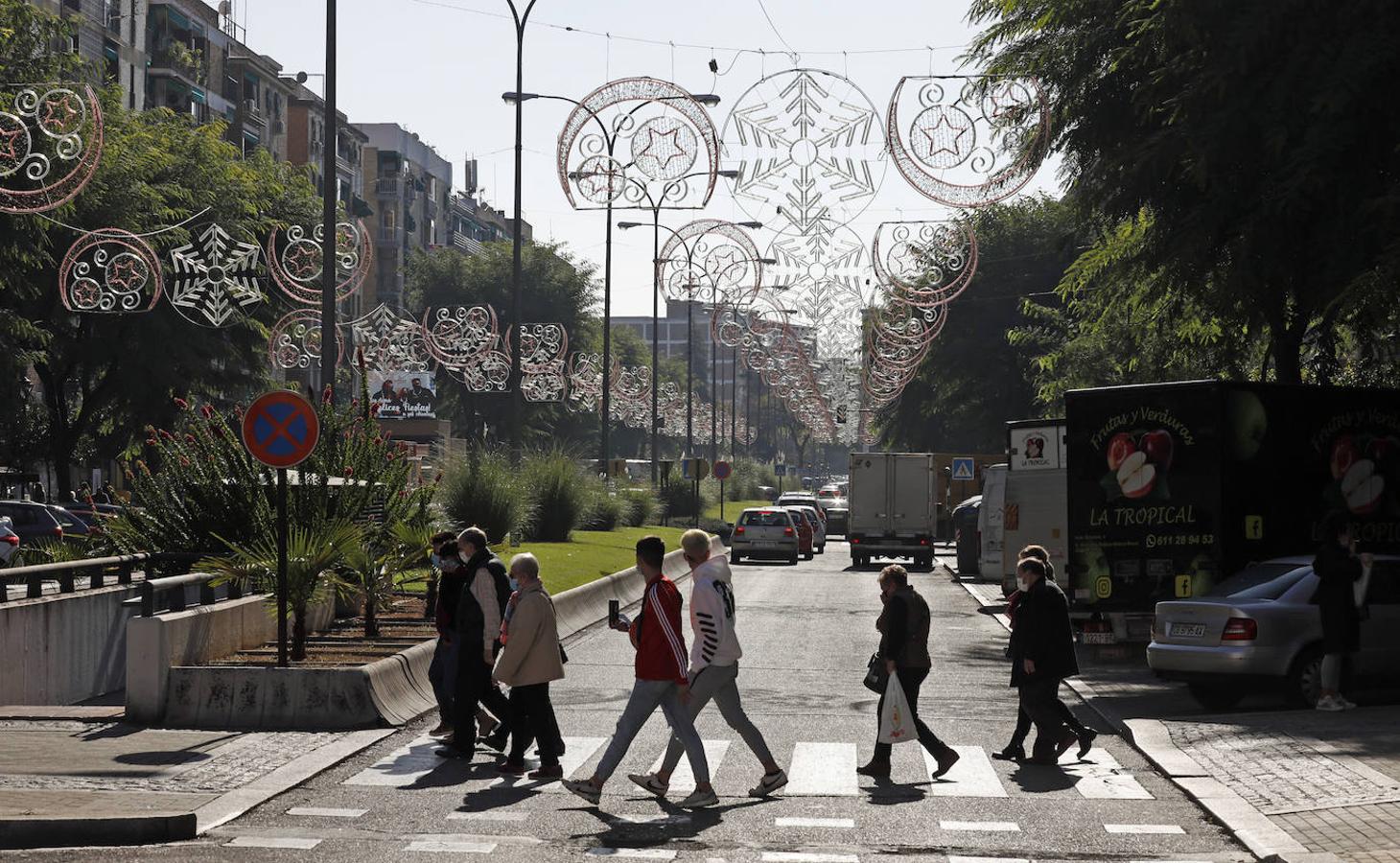 Las luces navideñas de Córdoba pueblan las calles más comerciales