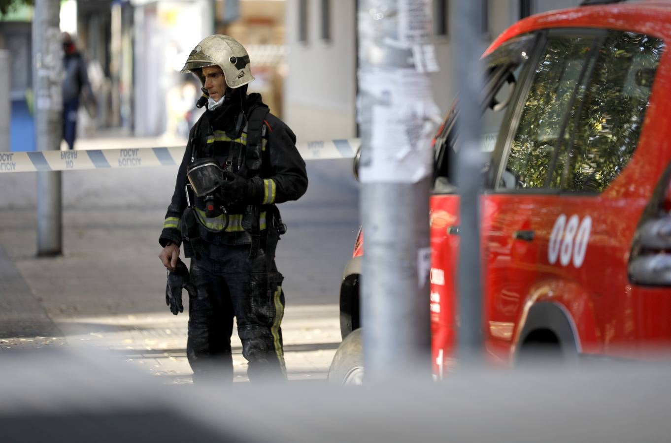 En imágenes, el aparatoso incendio en un edificio de Ciudad Jardín en Córdoba