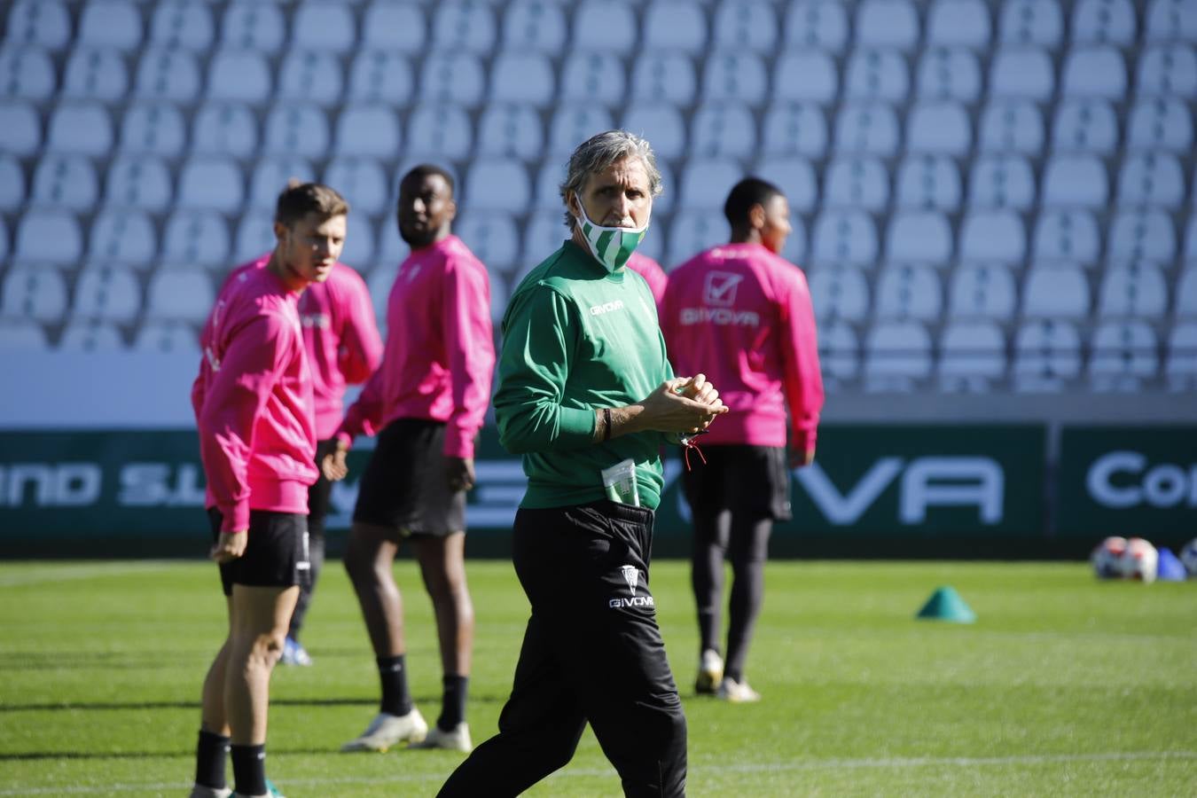 La primera jornada de Pablo Alfaro en el Córdoba CF, en imágenes