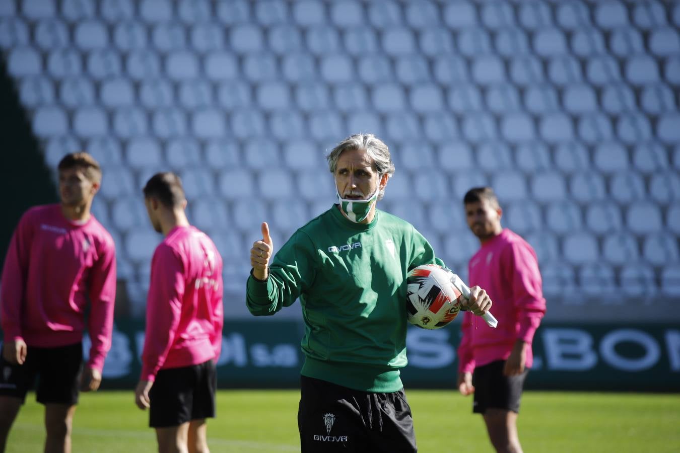 La primera jornada de Pablo Alfaro en el Córdoba CF, en imágenes