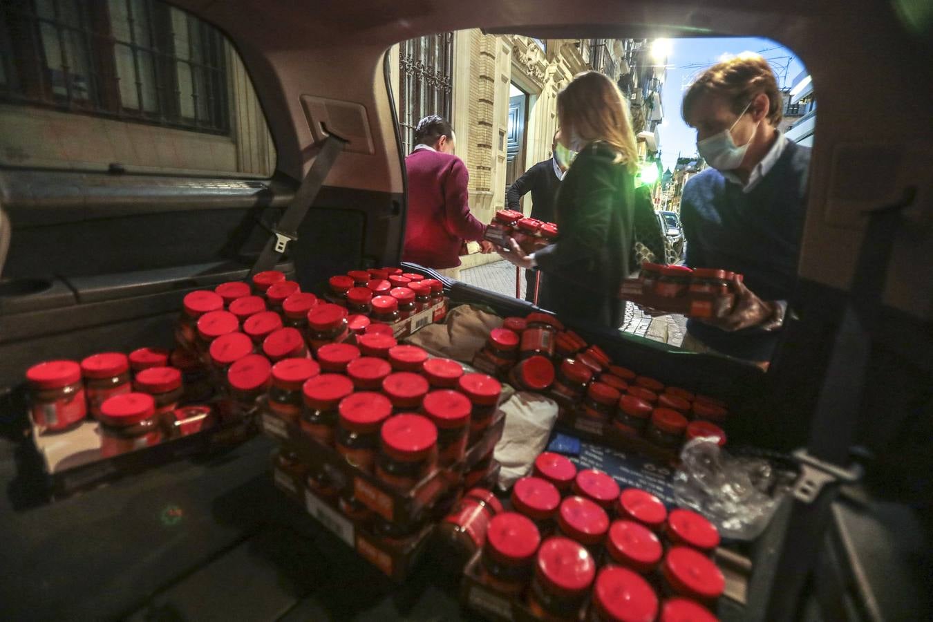 Recogida de alimentos en el Ateneo de Sevilla