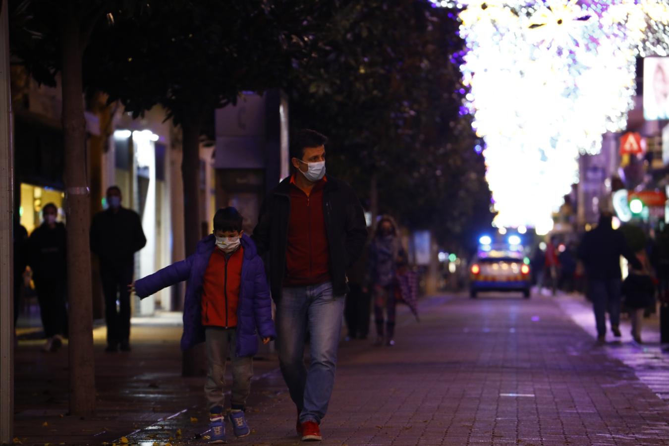 El gélido ambiente navideño en el Centro de Córdoba, en imágenes