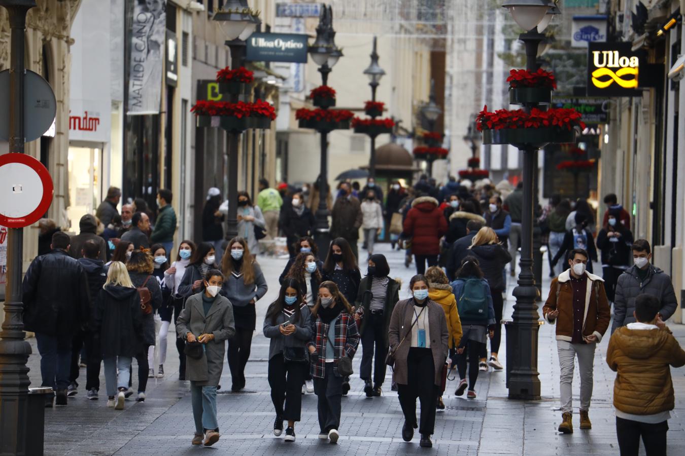 El gélido ambiente navideño en el Centro de Córdoba, en imágenes