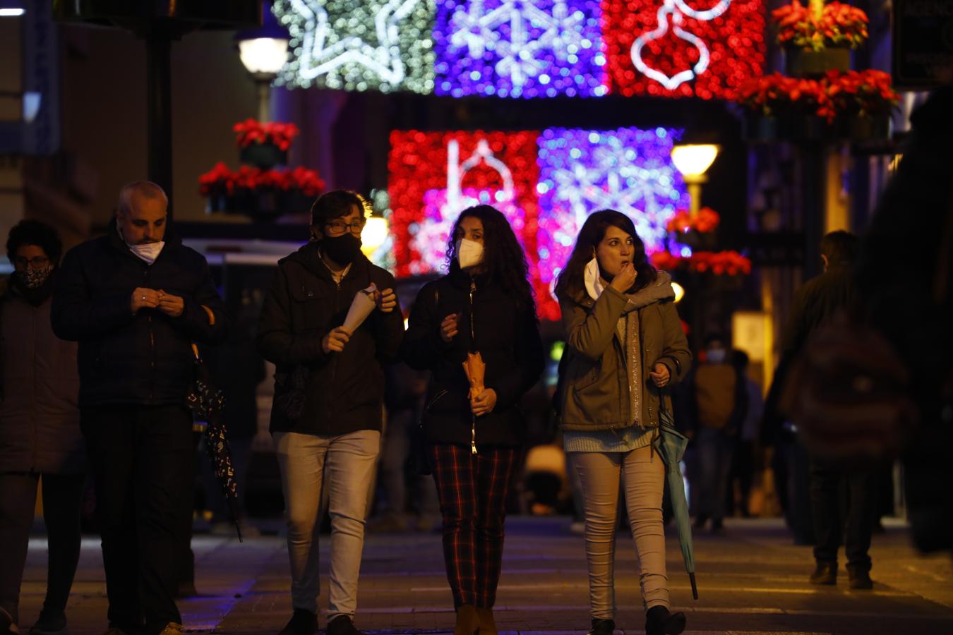 El gélido ambiente navideño en el Centro de Córdoba, en imágenes