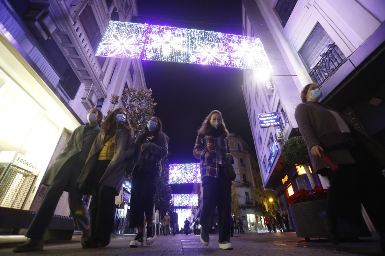 El gélido ambiente navideño en el Centro de Córdoba, en imágenes