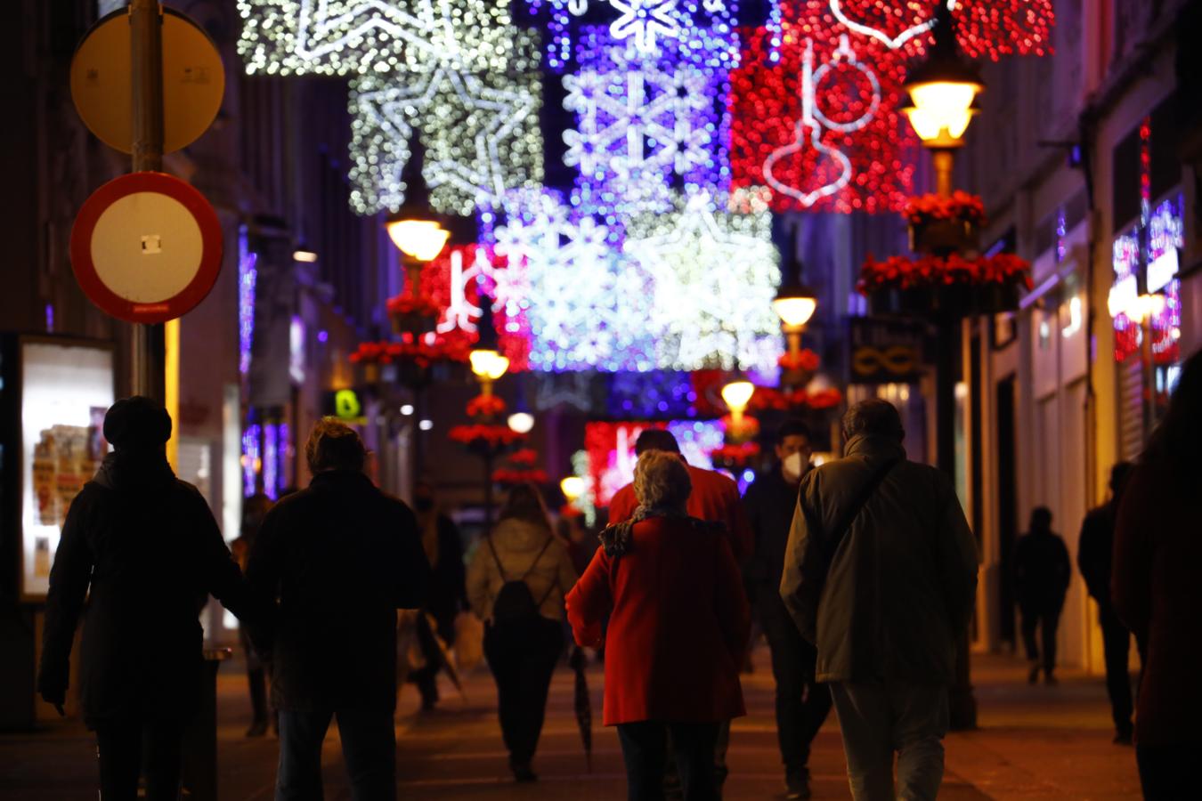 El gélido ambiente navideño en el Centro de Córdoba, en imágenes