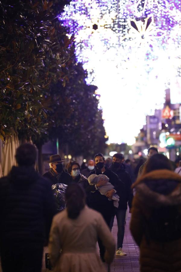 El gélido ambiente navideño en el Centro de Córdoba, en imágenes