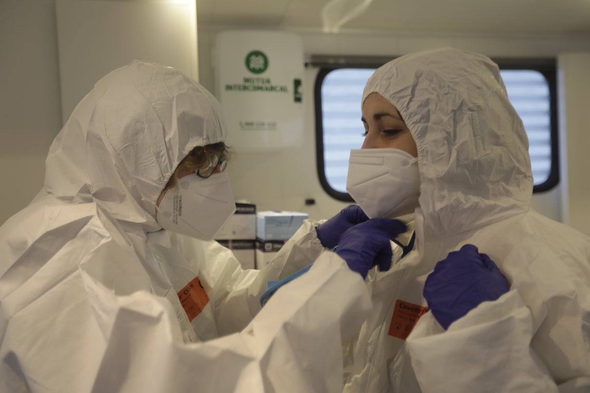 Fotos: Así es el nuevo camión que realiza los cribados masivos en la provincia de Cádiz