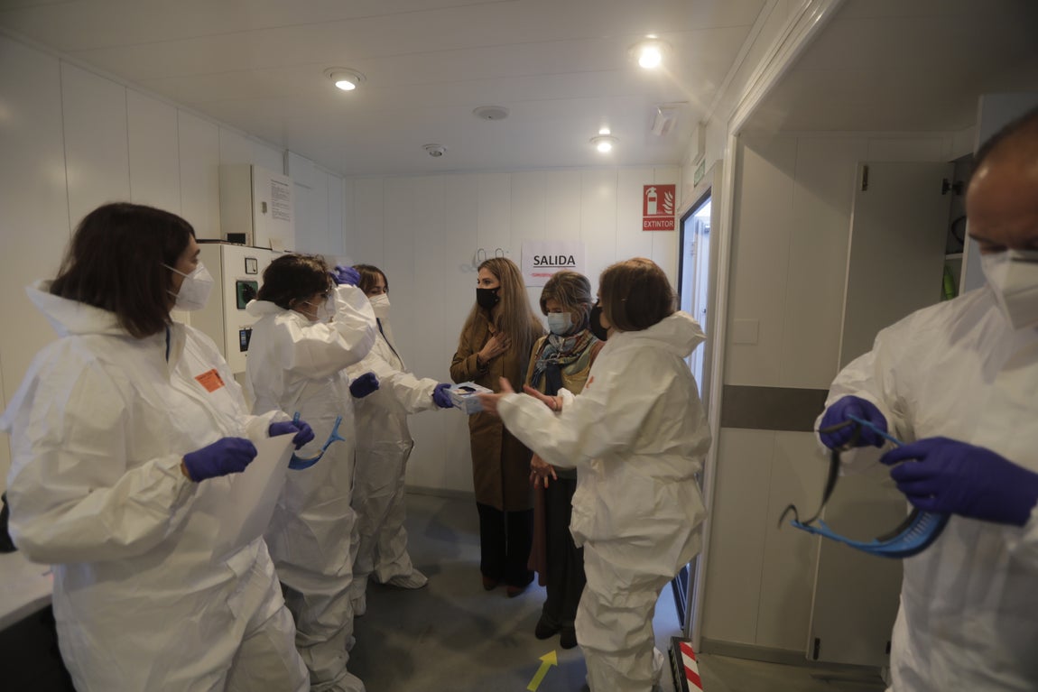 Fotos: Así es el nuevo camión que realiza los cribados masivos en la provincia de Cádiz