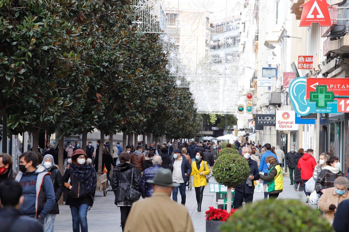 El ambiente en el Centro de Córdoba el sábado del puente, en imágenes