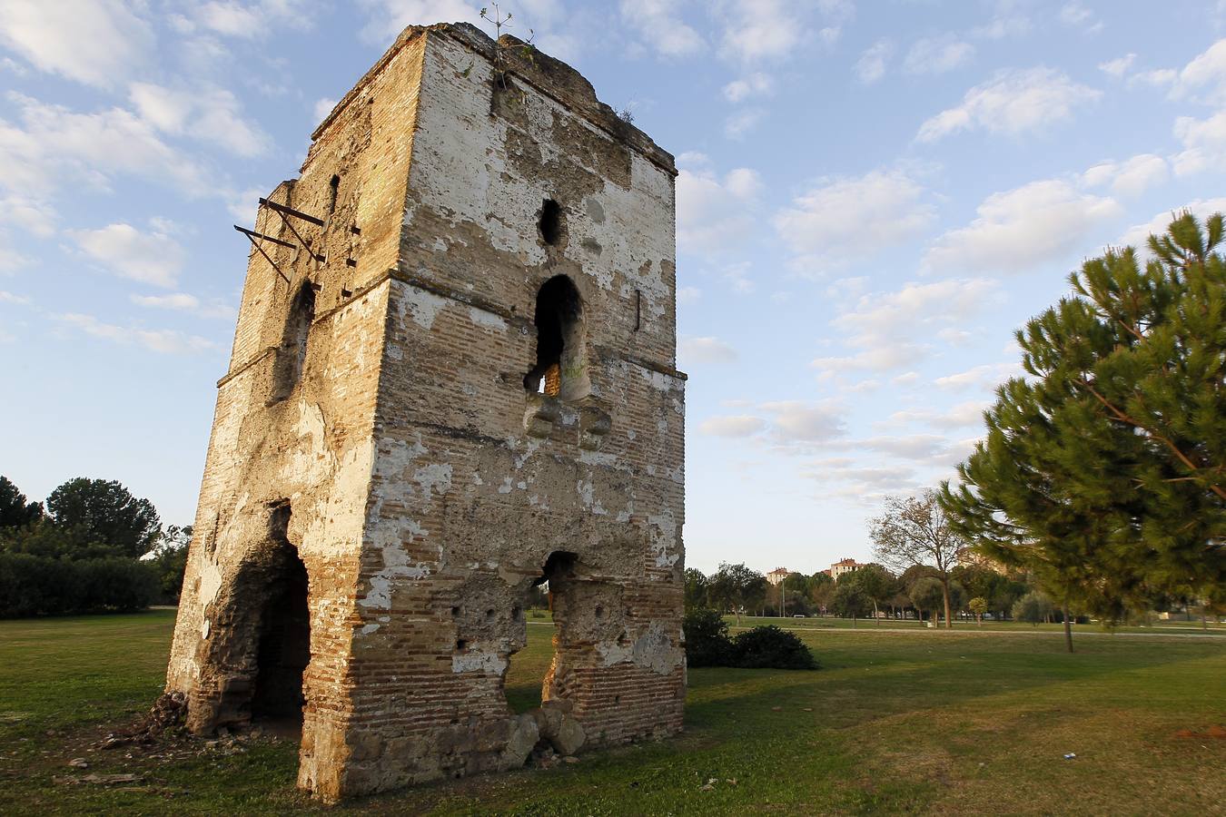 Monumentos sevillanos olvidados: Torre Blanca del Guadaira