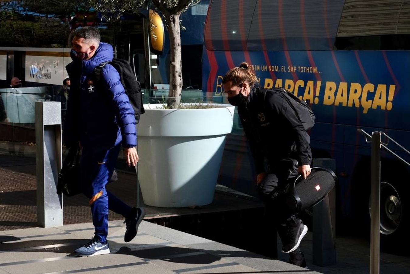 FOTOS: La llegada del Barcelona a Cádiz, en imágenes