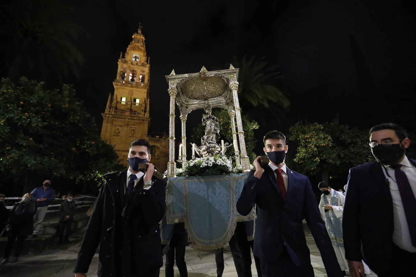 La Vigilia de la Inmaculada en Córdoba, en imágenes