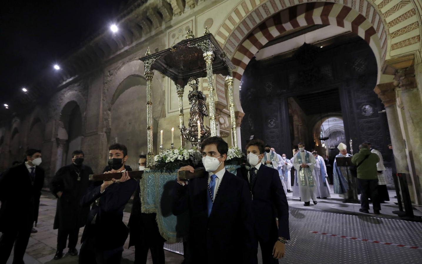 La Vigilia de la Inmaculada en Córdoba, en imágenes