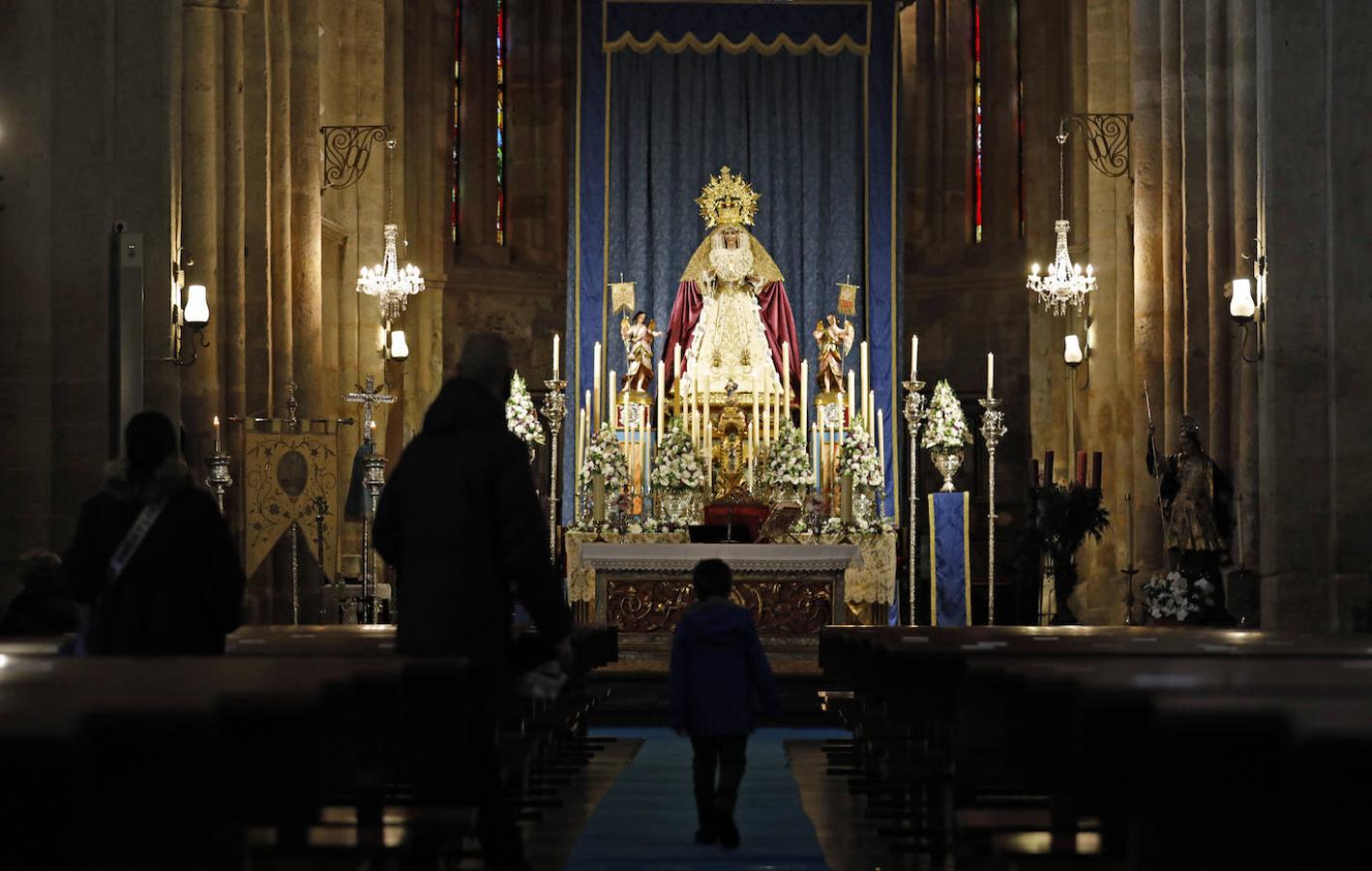 El día de la Inmaculada en los templos de Córdoba, en imágenes