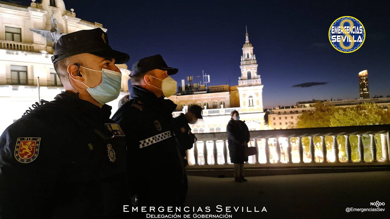 La Policía Local de Sevilla controla las aglomeraciones por Navidad en el Centro