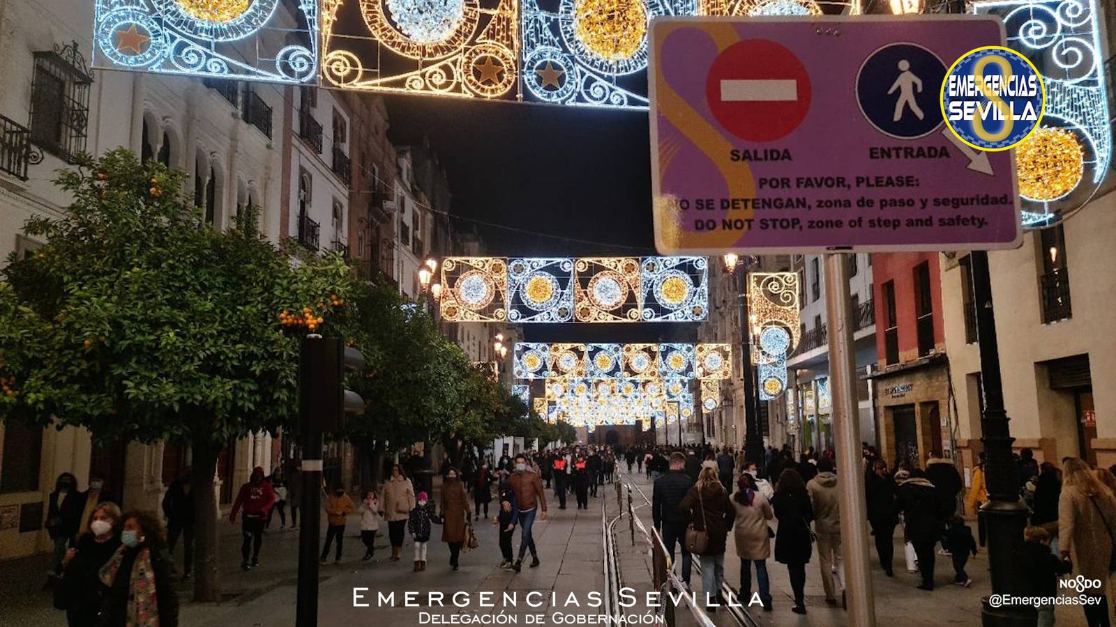 La Policía Local de Sevilla controla las aglomeraciones por Navidad en el Centro