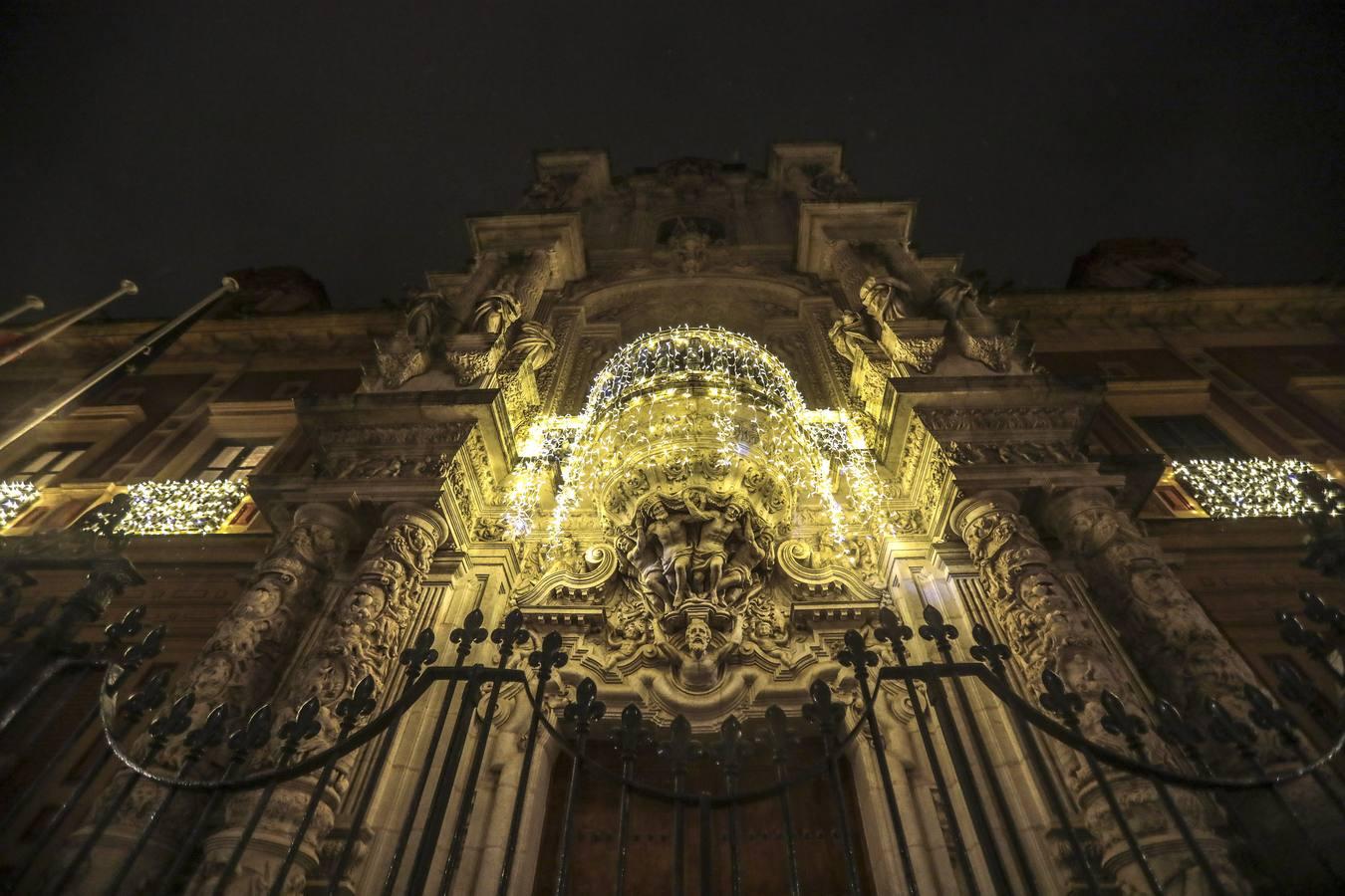 En imágenes, el palacio de San Telmo se ilumina para Navidad